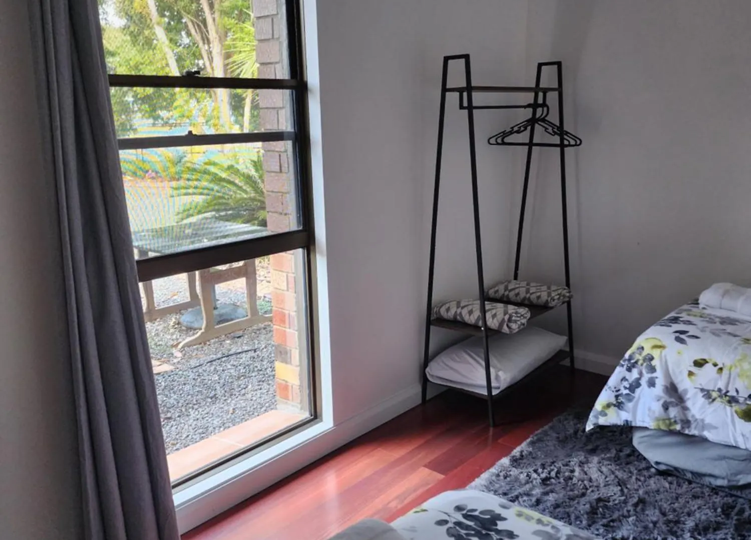 Bed & Breakfast Brom Cottage Mooloolah Australia